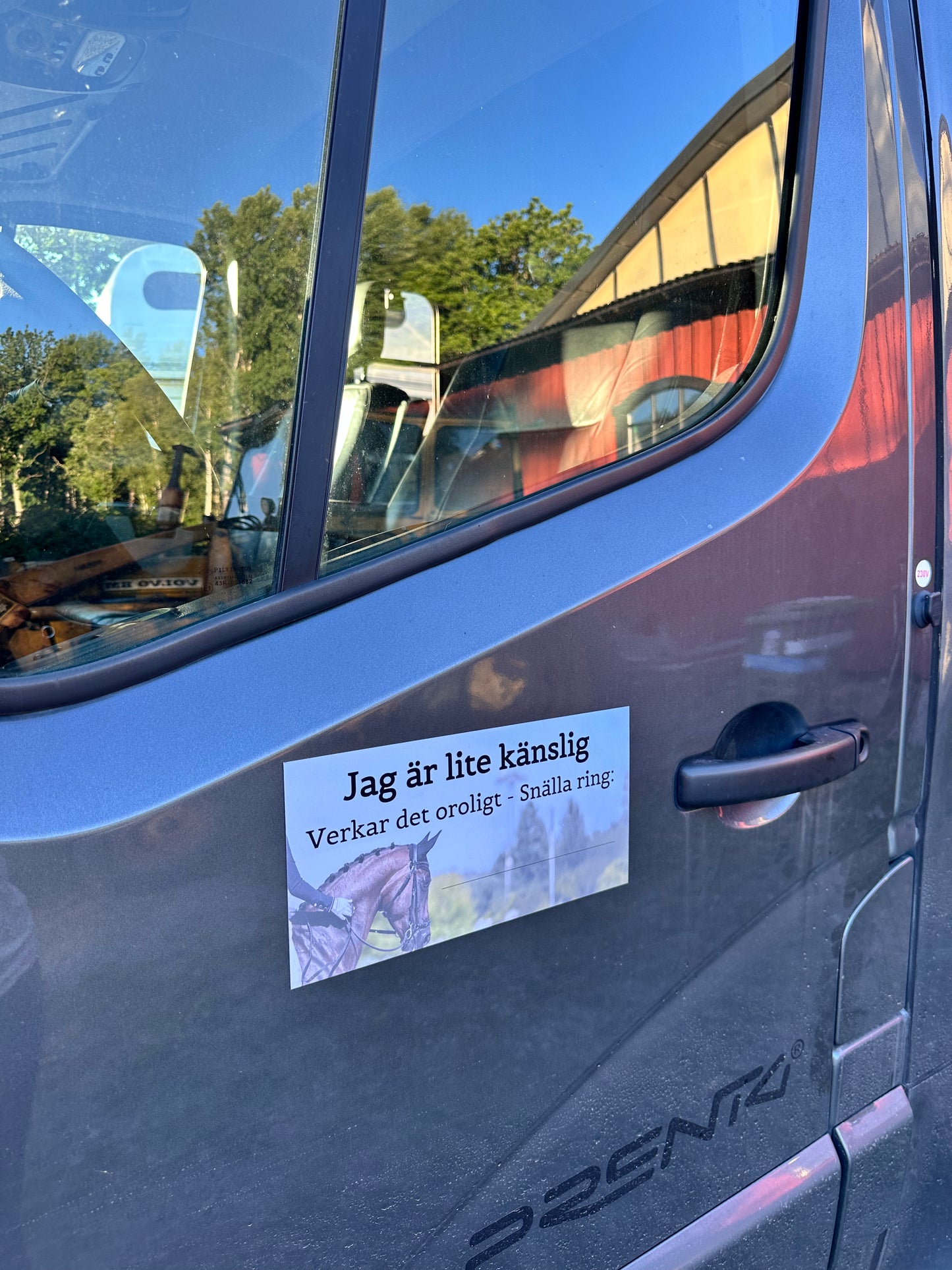 Bilmagnet med ICE-info