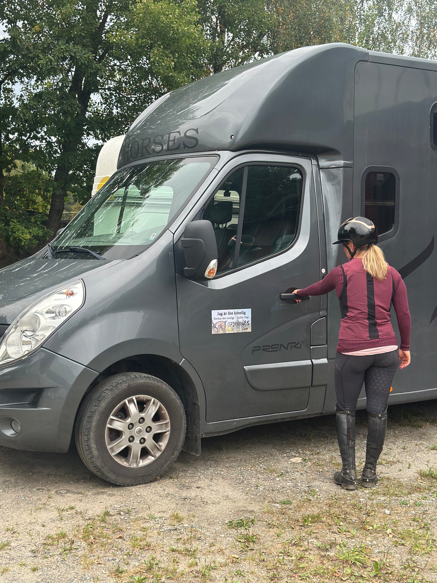 Bilmagnet med ICE-info